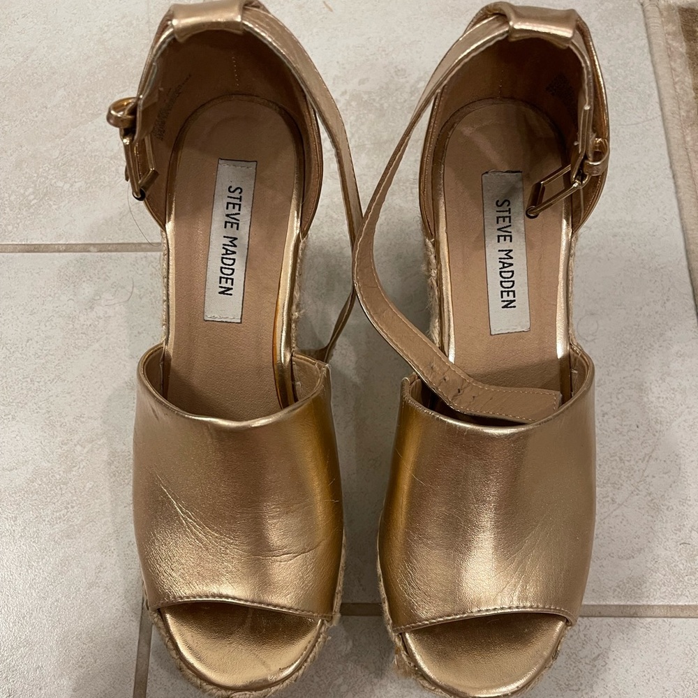 Rose gold Steve Madden wedges
